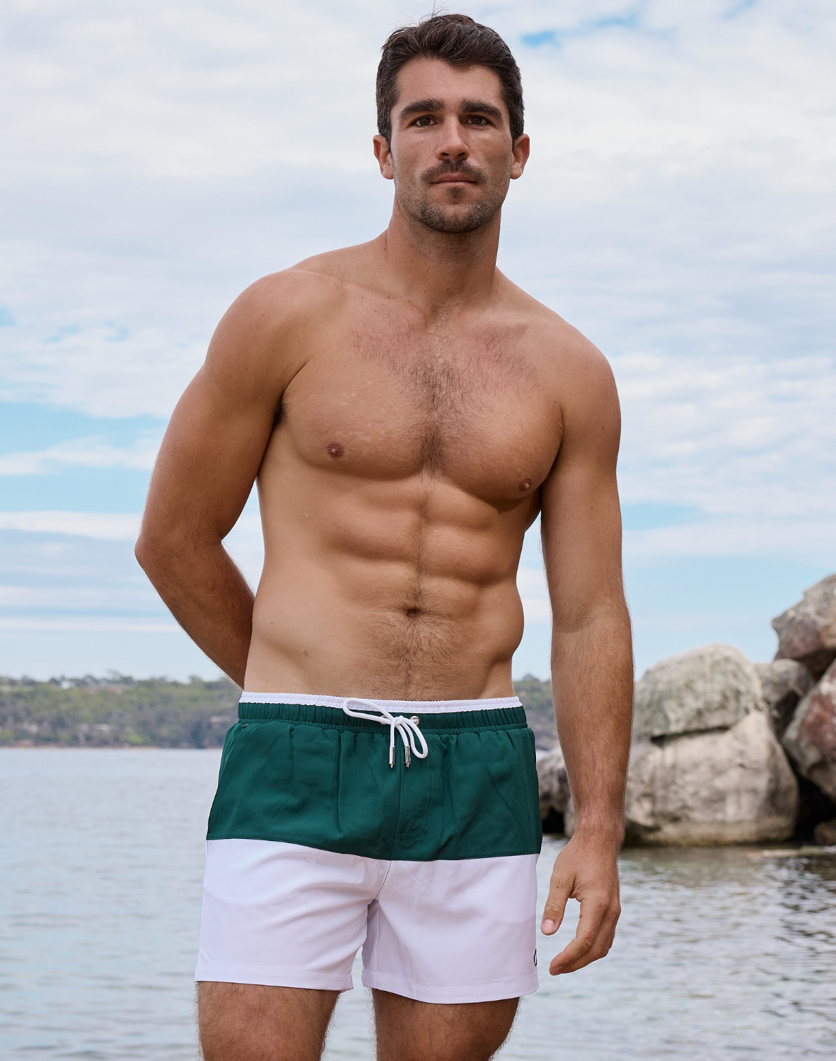 Colour-Blocked Byron Shorts - Calypso White/Green