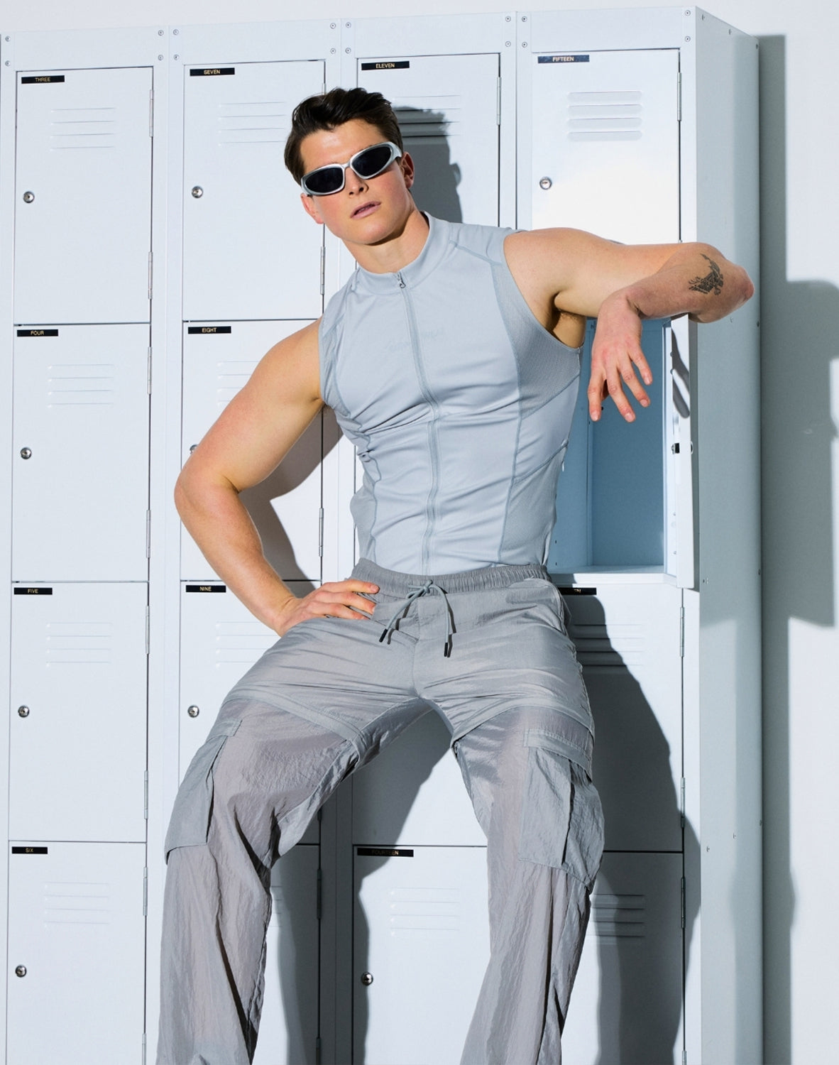 Gym2Street Zip-up Vest - Grey